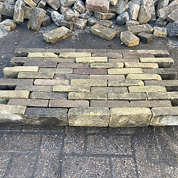 V04, Oude Gebakken Klinkers, Waalformaat, Geel-Brons