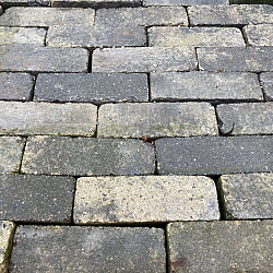 Ca. 3m², Nieuwe betonklinkers, Dikformaat, Grijs/Zwart