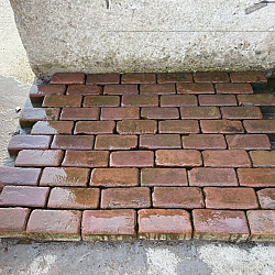 V62, Oude Gebakken Klinkers, Platkeiformaat, Rood-Bruin