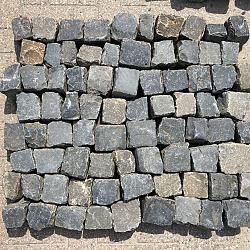 V01, Natuursteen, Basaltkeien, Mix