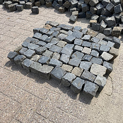 V01, Natuursteen, Basaltkeien, Mix
