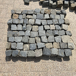 V01, Natuursteen, Basaltkeien, Mix