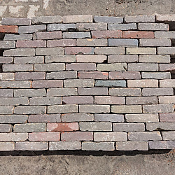 V07, Oude Gebakken Klinkers, Waalformaat, Genuanceerd