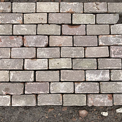 V109, Oude Gebakken Klinkers, Keiformaat, Rood-Bruin