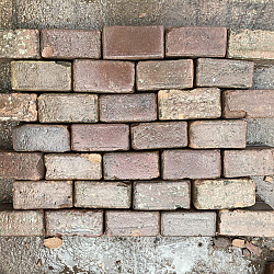V62, Oude Gebakken Klinkers, Keiformaat, Rood-Paars