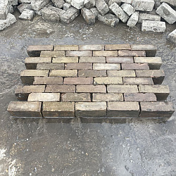 V28, Oude Gebakken Klinkers, Dikformaat, Geel-Brons