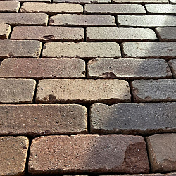 V51, Oude Gebakken Klinkers, Dikformaat, Rood-Bruin