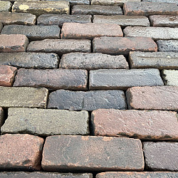 V65, Oude Gebakken Klinkers, Dikformaat, Genuanceerd