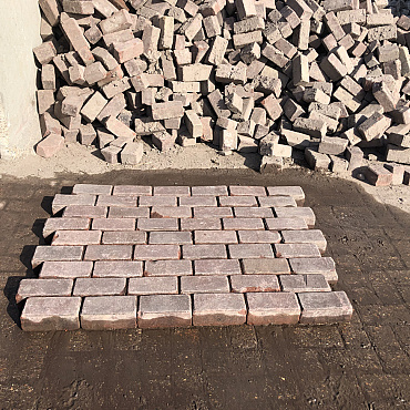 V61, Oude Gebakken Klinkers, Platkeiformaat, Rood-Paars