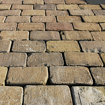 P011, Oude Gebakken Klinkers, Keiformaat, Geel-Brons