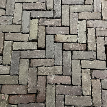 V26, Oude Gebakken Klinkers, Dikformaat, Rood-Paars genuanceerd