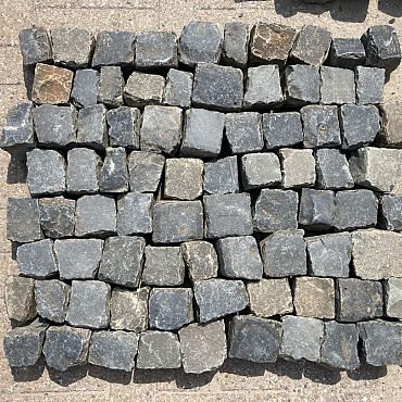 V01, Natuursteen, Basaltkeien, Mix