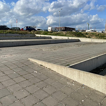 SBP28, Gebruikte Beton Tegels, 30x30x5cm, Grijs, Waterpasserend