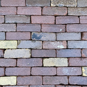 V103, Oude Gebakken Klinkers, Dikformaat, Rood-Genuanceerd