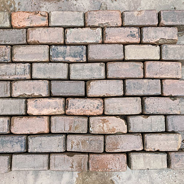 V106, Oude Gebakken Klinkers, Keiformaat, Rood-Bruin