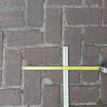 P019 Oude gebakken klinkers, Keiformaat rood-paars op pallet