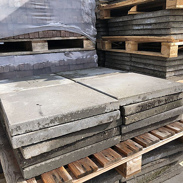 SBP09, Jong Gebruikte betontegels, 50x50x5cm