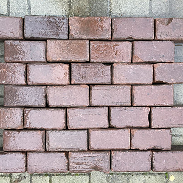 P080, Oude Gebakken Klinkers, Keiformaat, Rood-Paars