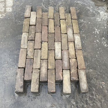 V28, Oude Gebakken Klinkers, Dikformaat, Geel-Brons